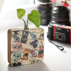 گلدان چوبی طرح دوربین عکاسی