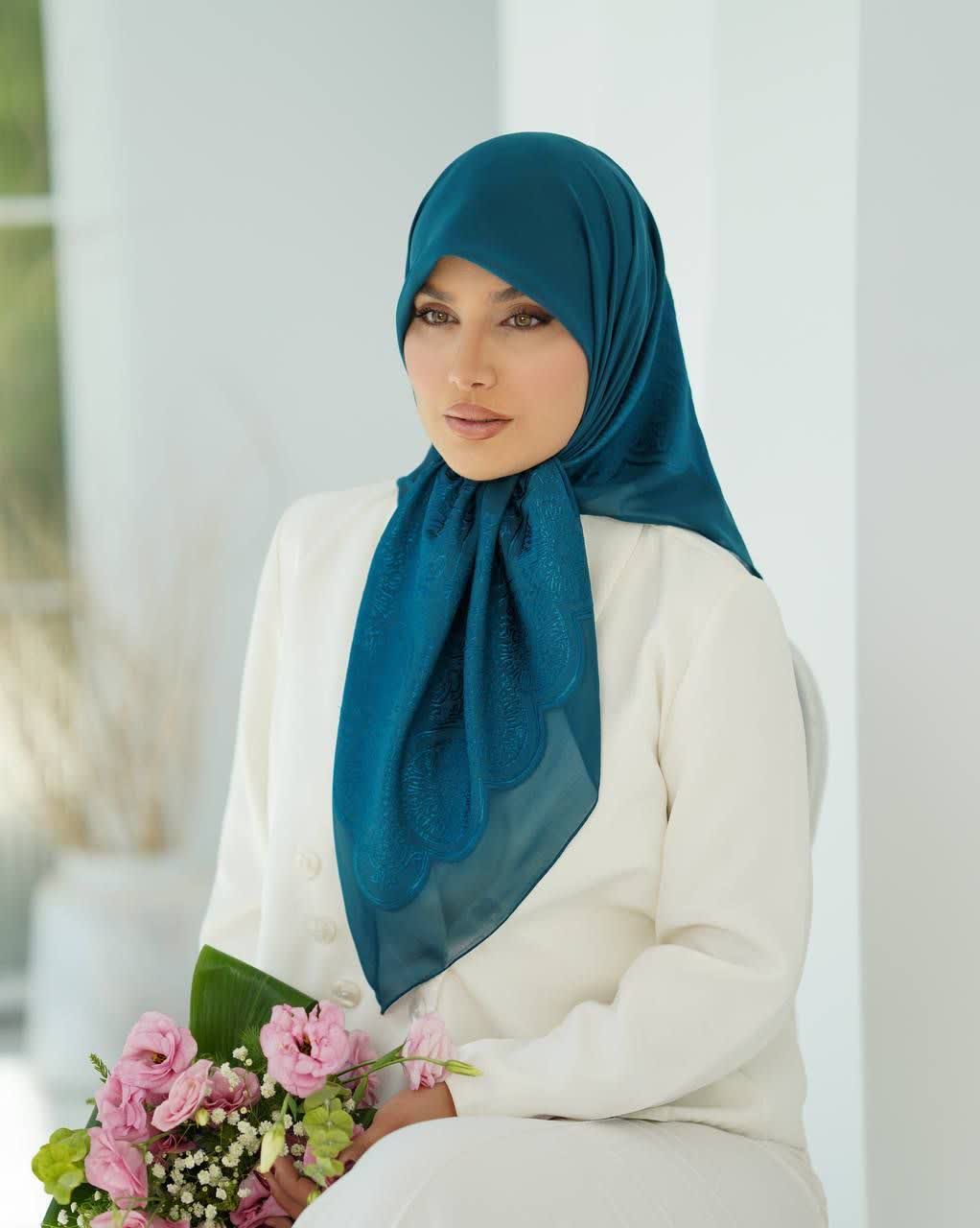 روسری حریر گل برجسته